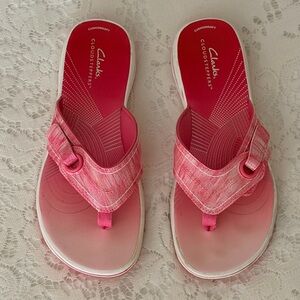 Clarks Cloudsteppers Pink Cushionsoft Thong Sandals | Lightweight Comfort | Sz 8